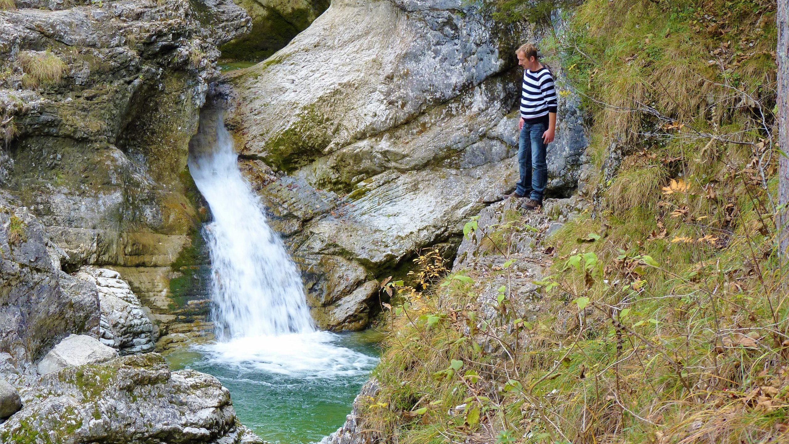 Garmisch wandern: Auf dem Weg zum Kuhflucht-Wasserfall Sehenswürdigkeiten Mittenwald