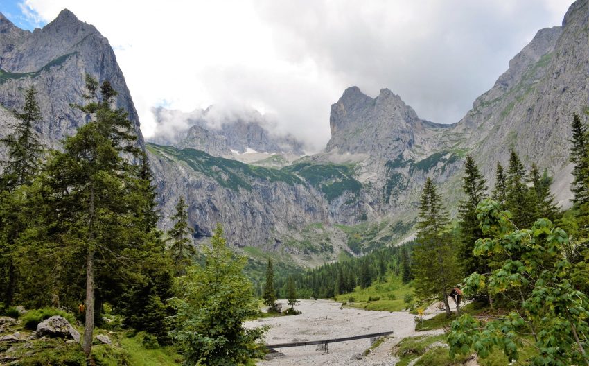 Wanderung durch die Höllentalklamm
