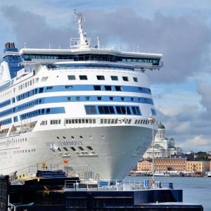 Silja Symphonie im Hafen von Helsinki