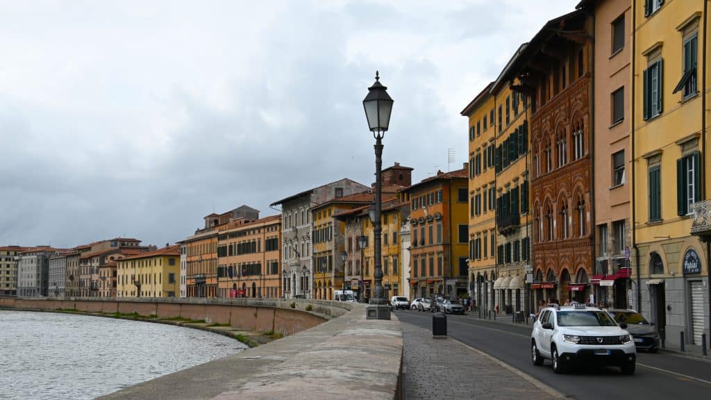 Sehenswürdigkeiten Pisa Arno